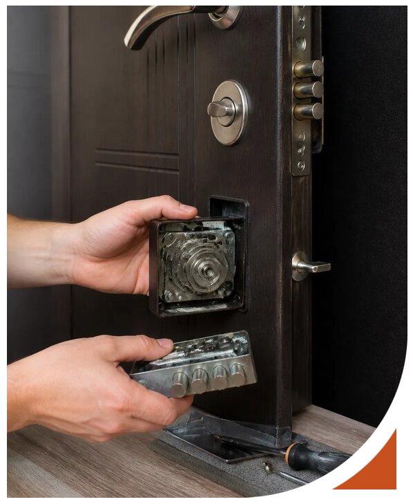 Ремонт накладного замка с выездом мастера в Махачкале